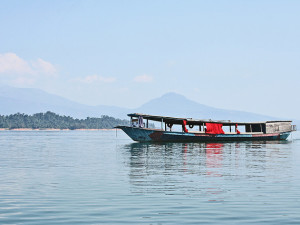 Laos Daily Tours: Vientiane Day Trip To Nam Ngum Lake