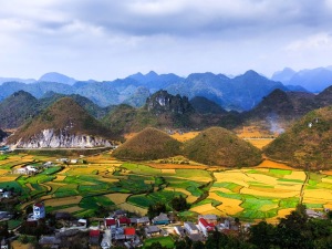 Ha Giang: Dong Van Karst Plateau  Vietnam Sightseeing Tours: Overall Vietnam Scenic Tour