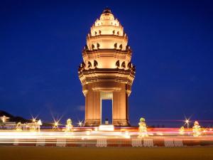 Phnom Penh: Independence Monument Indochina Tours: Highlights of Vietnam and Cambodia Tour