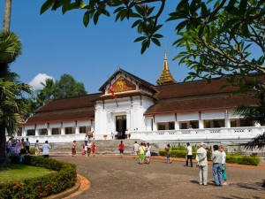 Laos Sightseeing Tours: Laos Tour Of Highlights