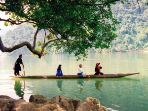 Cao Bang: Ba Be Lake Vietnam Adventure Tours: Easy Vietnam Northeast Adventure Tour