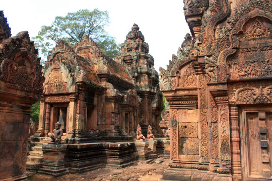 Authentic siem reap tour to angkor wat and shiva valley