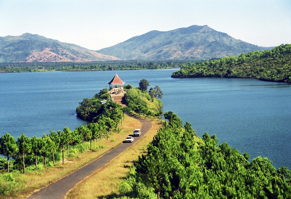 Pleiku: bien ho Vietnam central highland tour to pleiku, buon ma thuot, kon tum