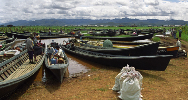 Boat trip to villages | inle lake charity tour to poor villages