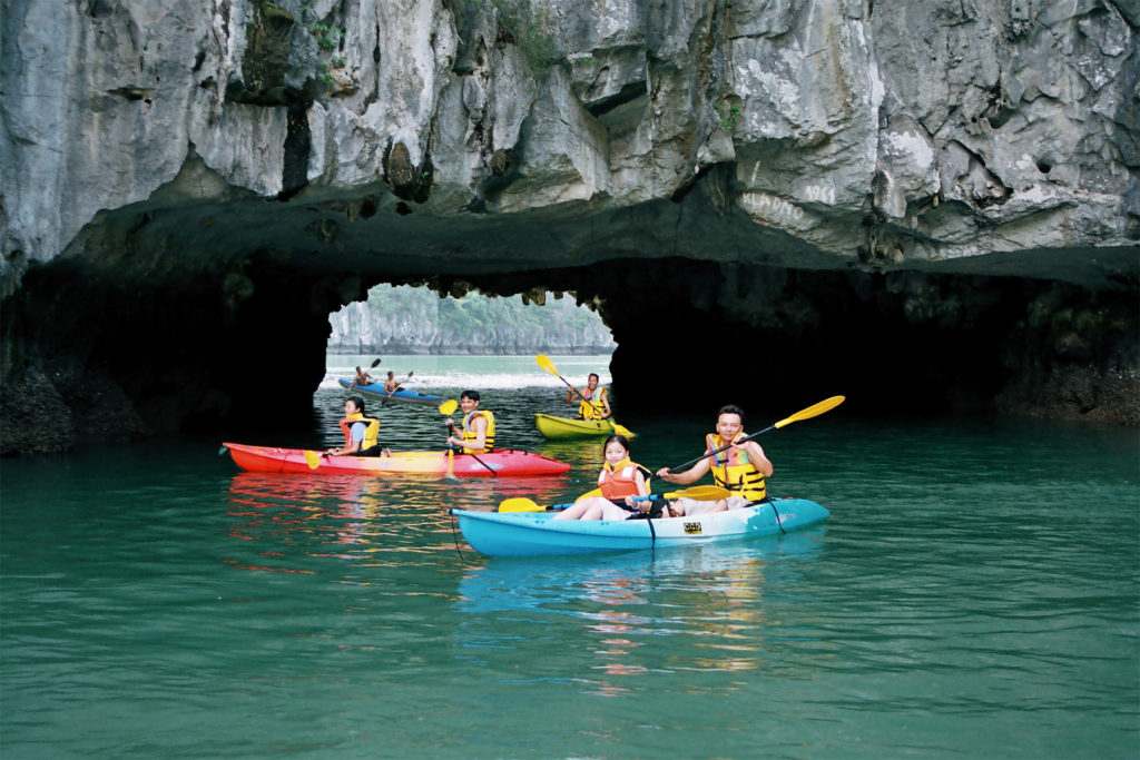 Memorable vietnam landscape and beach vacation - 15 days Halong bay - kayaking to visit caves