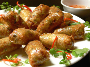 Hanoi spring rolls Hanoi cooking with ms. Anh tuyet on ma may str
