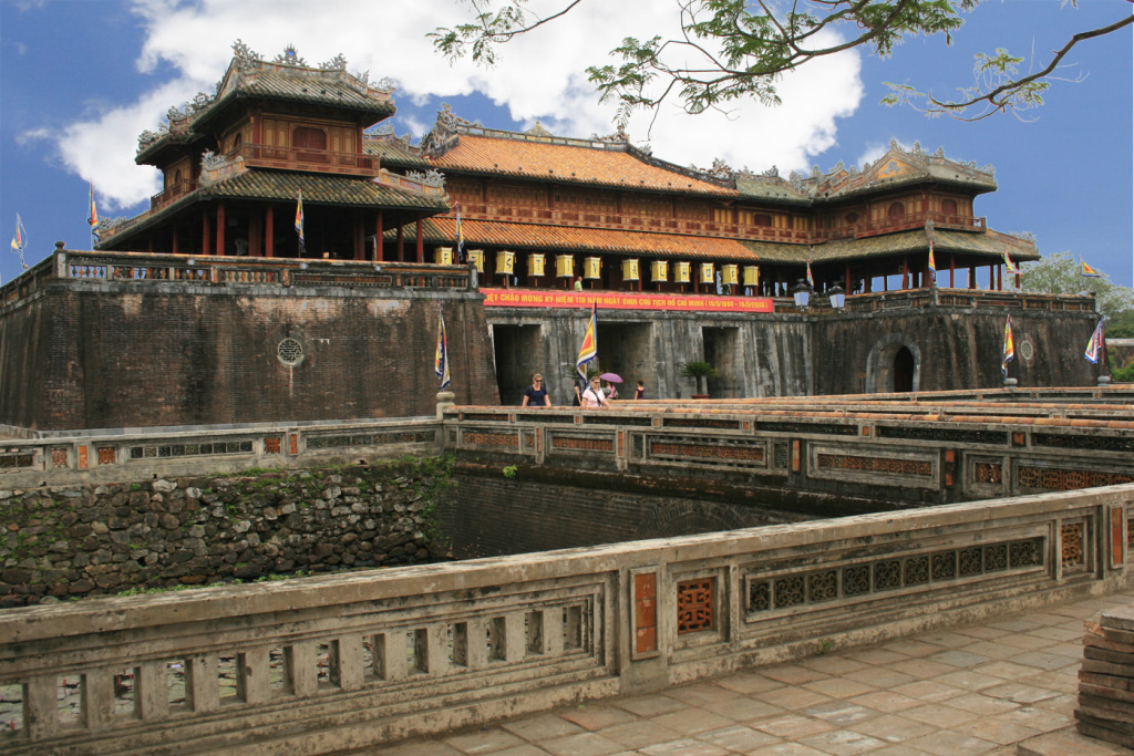 Vietnam best-selling tour to hanoi, halong, sapa, hoi an, nha trang, saigon