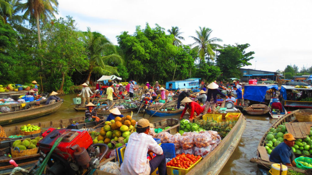 Vietnam discovery tour & cooking from hanoi to saigon via hoi an