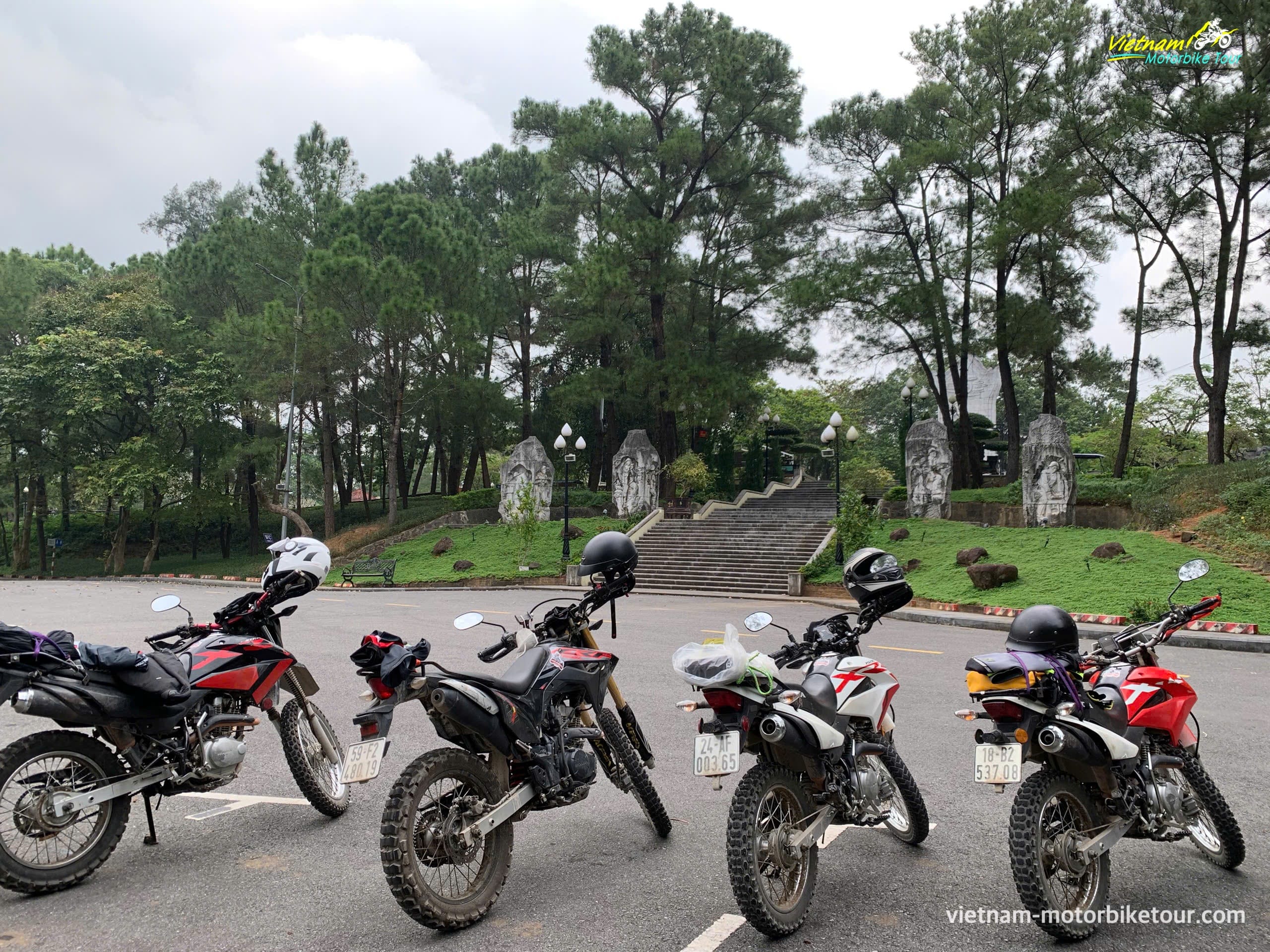 Hoi an motorbike tour to hue on ho chi minh trail Vietnam motorcycle tour to phong nha vinh moc tunnels 4 | hoi an motorbike tour to hue on ho chi minh trail