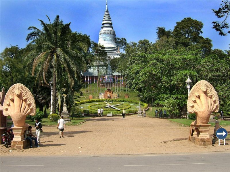 Phnom penh: wat phnom temple Cambodia overland tours: cambodia tours on trails