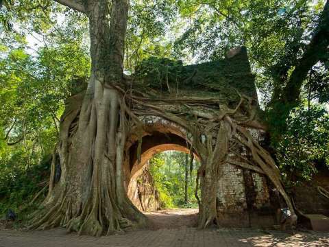 West the south gate in son tay | hanoi homestay tour in ky son village