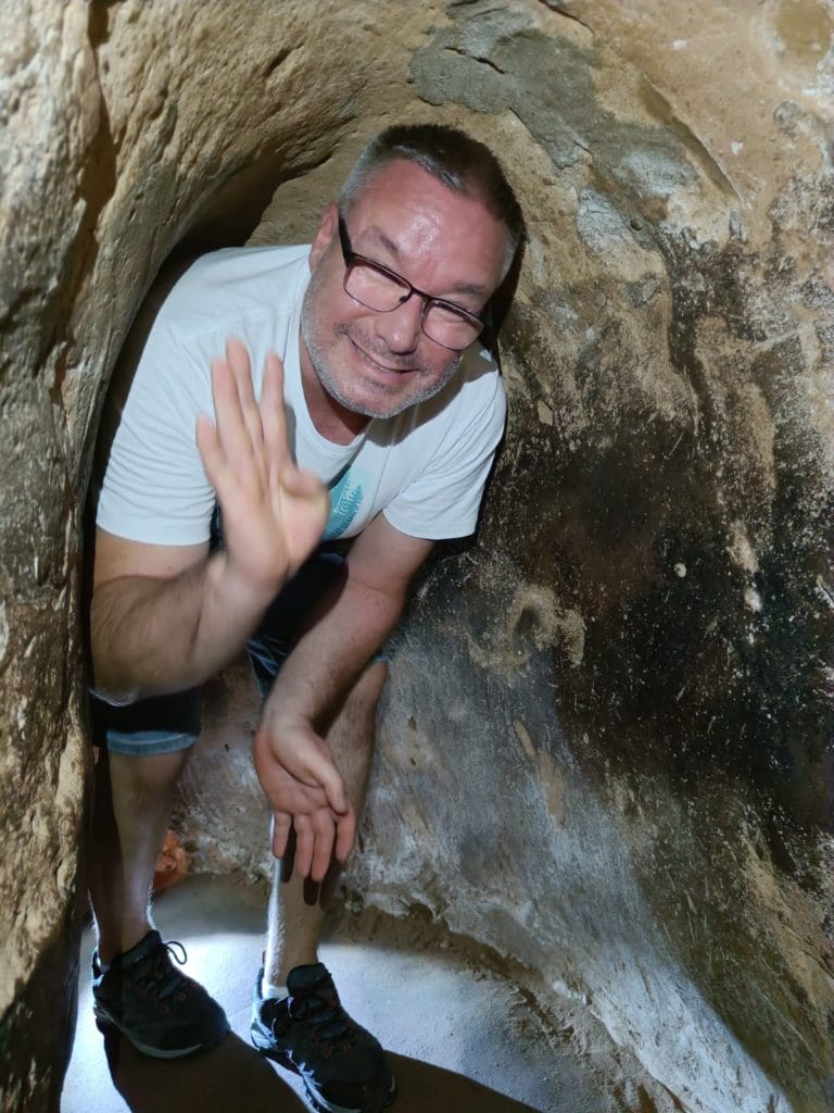 SAIGON JEEP TOUR TO CU CHI TUNNEL AND CAO DAI HOLYSEE - 4