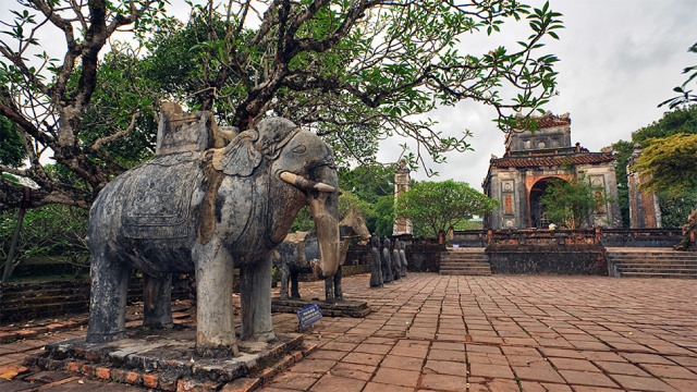 Hue tour to tu duc and khai dinh royal tombs Tu duc | hue tour to tu duc and khai dinh royal tombs