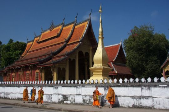 Full day luang prabang city tour Wat sene luang prabang