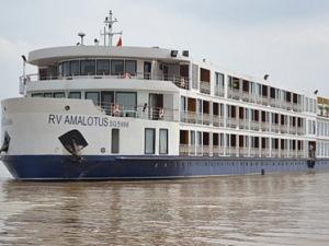Mekong river tours: rv amalotus downstream cruise tour from siem reap to saigon