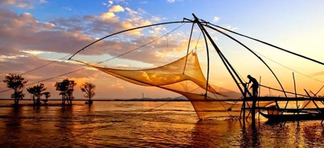 Phnom penh cruise tour to ho chi minh city by toum tiou Mekong in sunset | phnom penh cruise tour to ho chi minh city by toum tiou