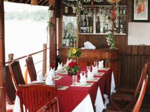 Restaurant of le cochinchine cruise Mekong cruise tours: le cochinchine cruise