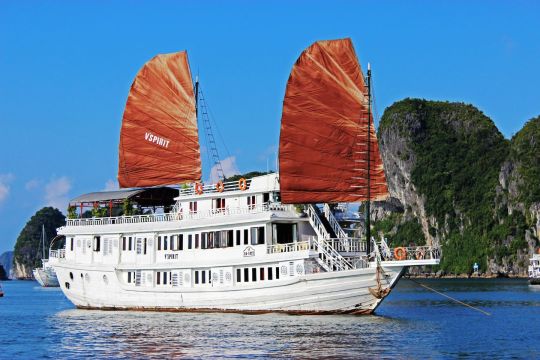 3-day halong bay tour on v'spirit classic cruise Vspirit cruise | 3-day halong bay tour on v'spirit classic cruise
