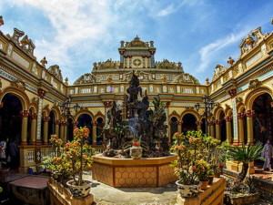 Vinh trang pagoda Mekong river tours: rv lan diep upstream cruise holiday from saigon to siem reap