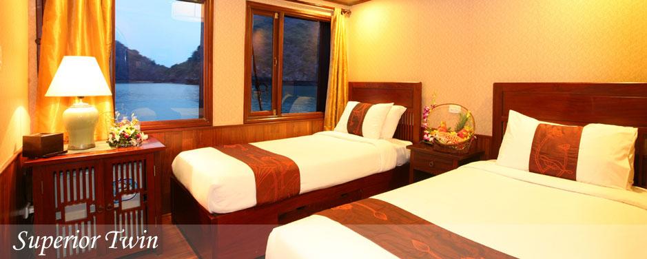 Superior twin room Halong cruise tours:
