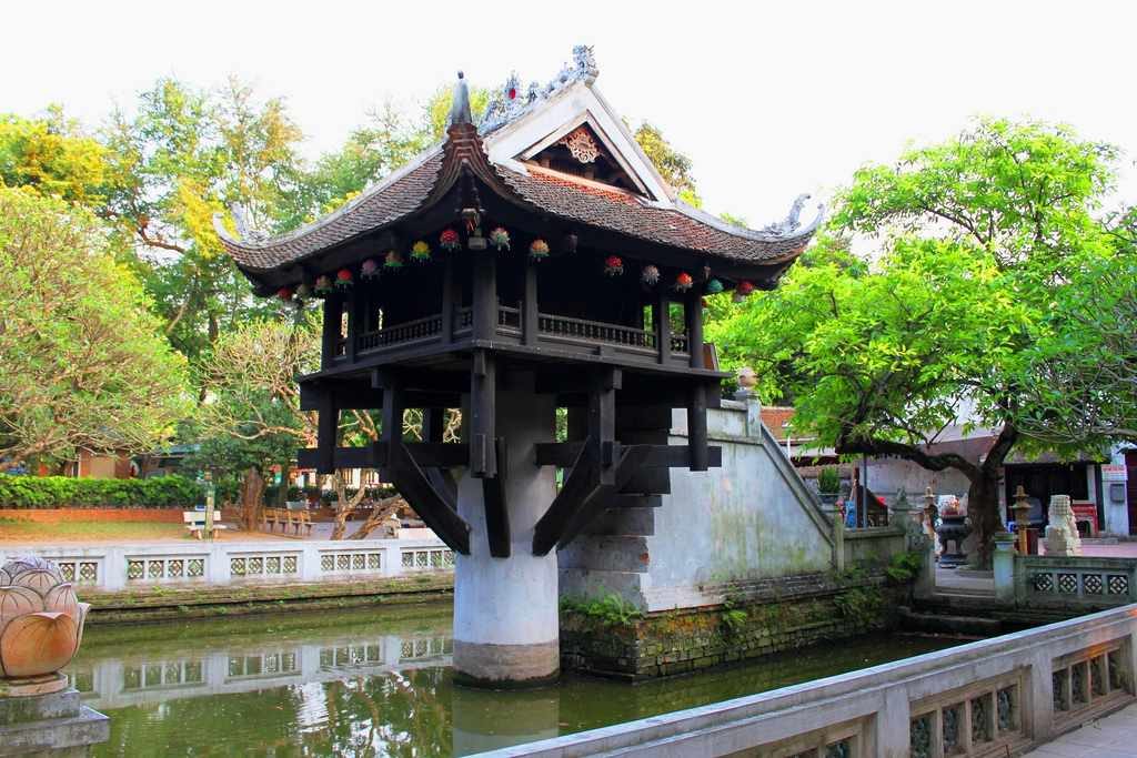 North and central vietnam honeymoon tour One pillar pagoda | north and central vietnam honeymoon tour