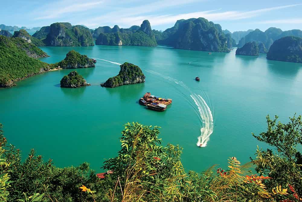 Memorable vietnam landscape and beach vacation - 15 days Halong bay vietnam