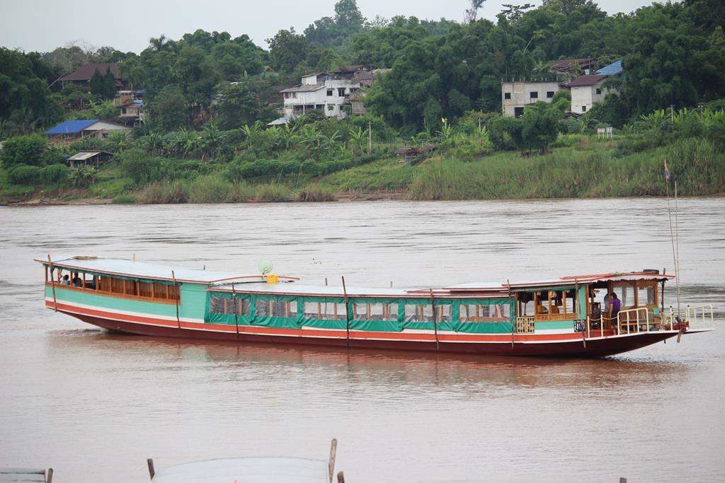 luxury cruise from huay xai to luang prabang