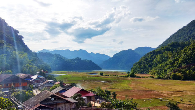 Hanoi group tour to ba be lake and ban gioc waterfall - 3 days Hanoi group tour to ba be lake and ban gioc waterfall - 3 days