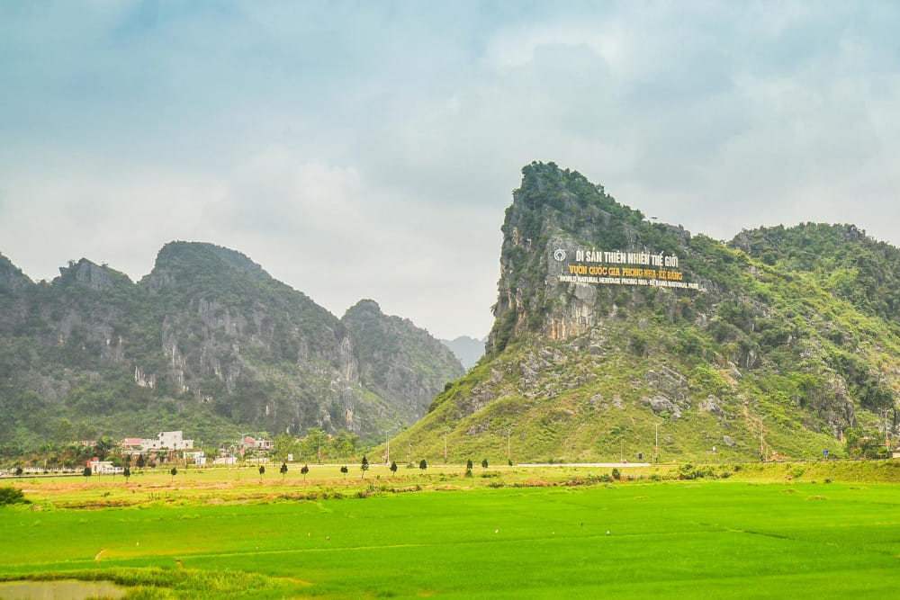 Quang binh group tours from hue: phong nha - thien duong or paradise cave tours Phong nha cave tour