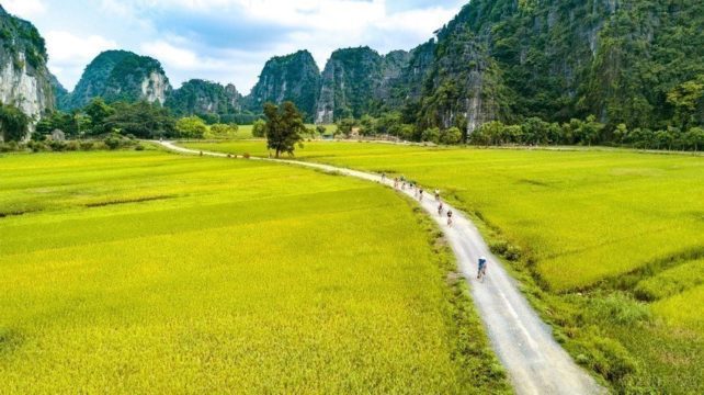 2- day ninh binh tour to hoa lu, tam coc, mua cave and bich dong pagoda 2- day ninh binh tour to hoa lu, tam coc, mua cave and bich dong pagoda