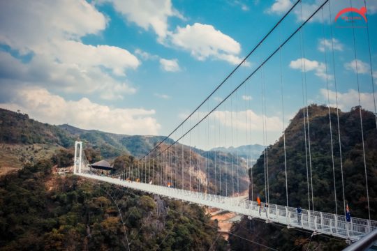 Moc chau tour to bach long glass bridge and hang tau hmong village - 3 days Bach long glass bridge moc chau tour 2 | moc chau tour to bach long glass bridge and hang tau hmong village - 3 days