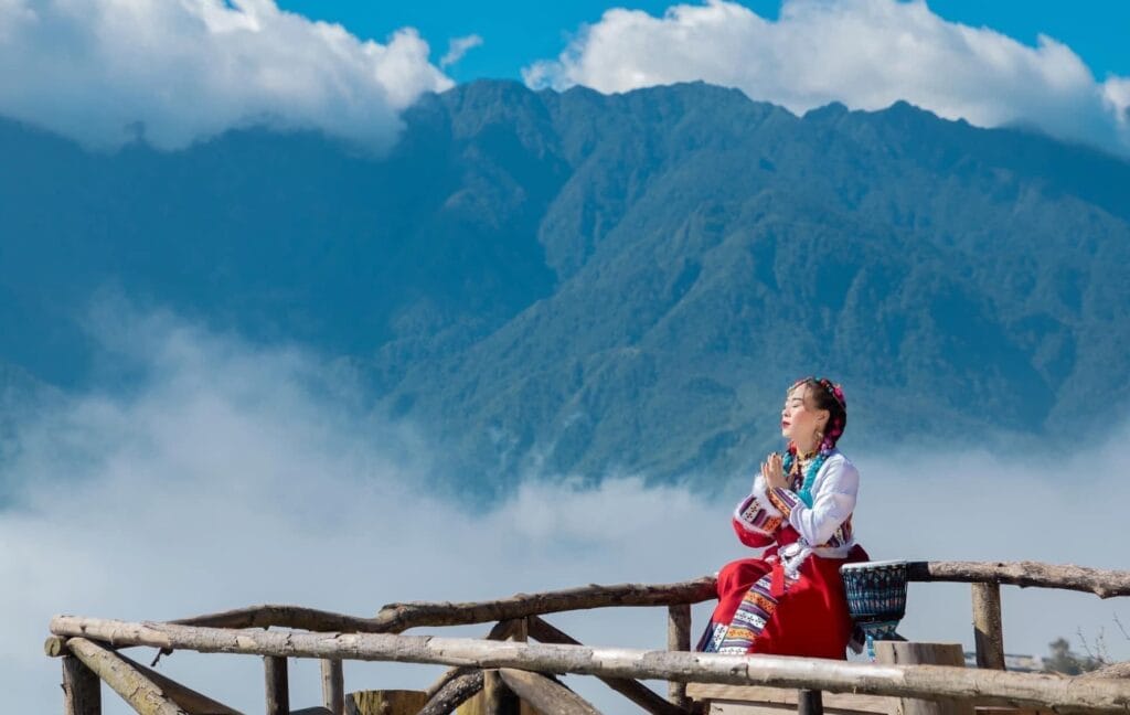 THRILLING SAPA TOUR TO FANSIPAN AND RONG MAY GLASS BRIDGE – 3 DAYS - 1
