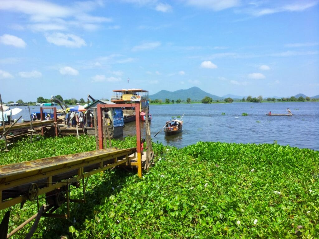Siem reap downstream cruise to phnom penh Siem reap downstream cruise to phnom penh