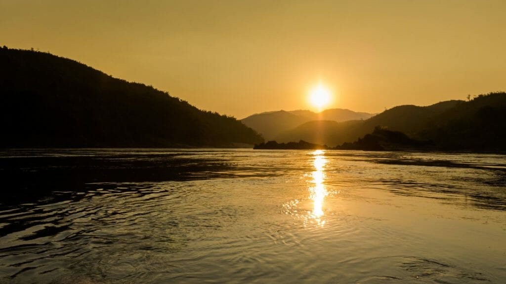 How many ways can you travel from chiang mai, chiang rai to luang prabang?