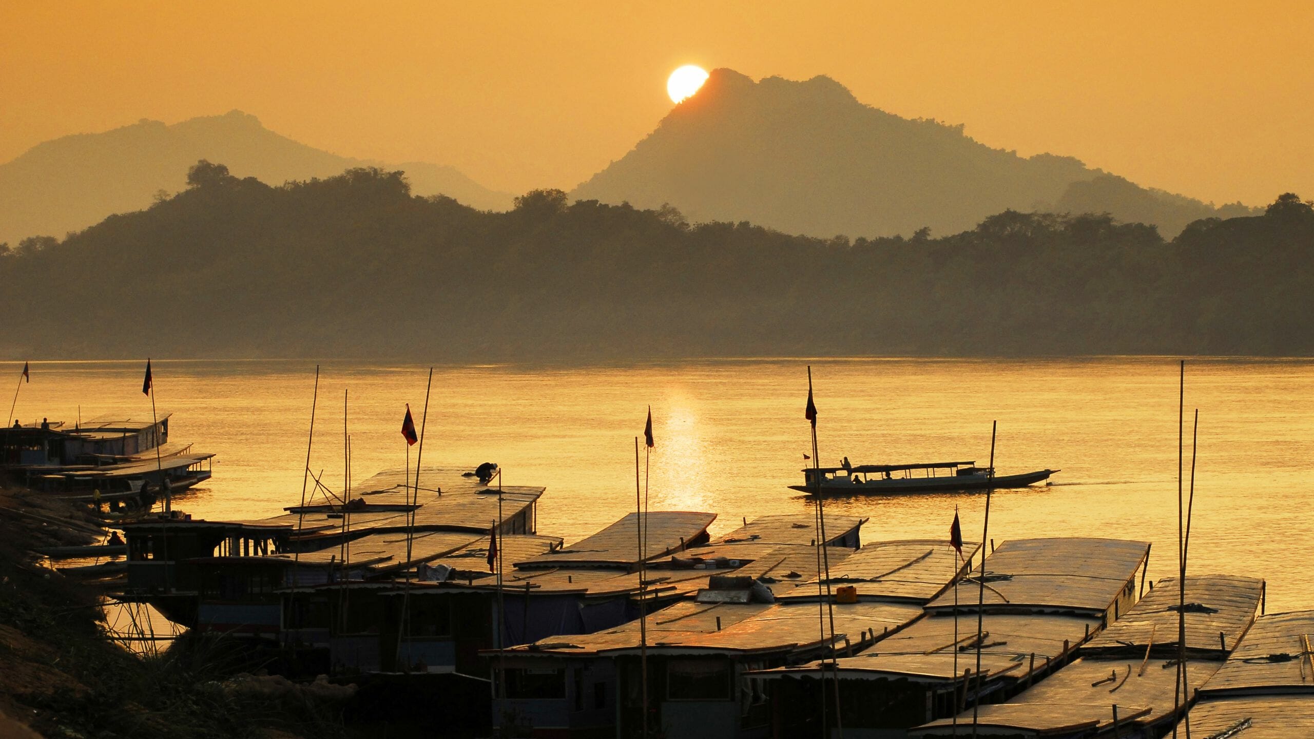 Best-mekong-river-routes-in-indochina-top-cruises-travel-guide