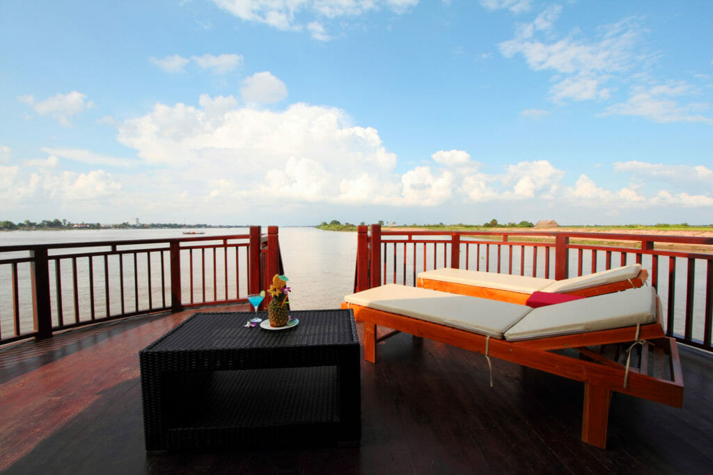 3-day phnom penh upstream cruise to siem reap Empty loungers | 3-day phnom penh upstream cruise to siem reap