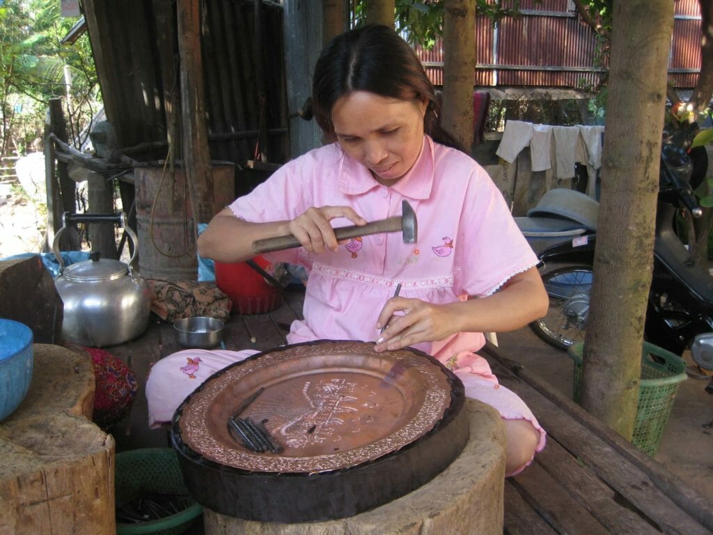 3-day phnom penh upstream cruise to siem reap Koh chen village | 3-day phnom penh upstream cruise to siem reap