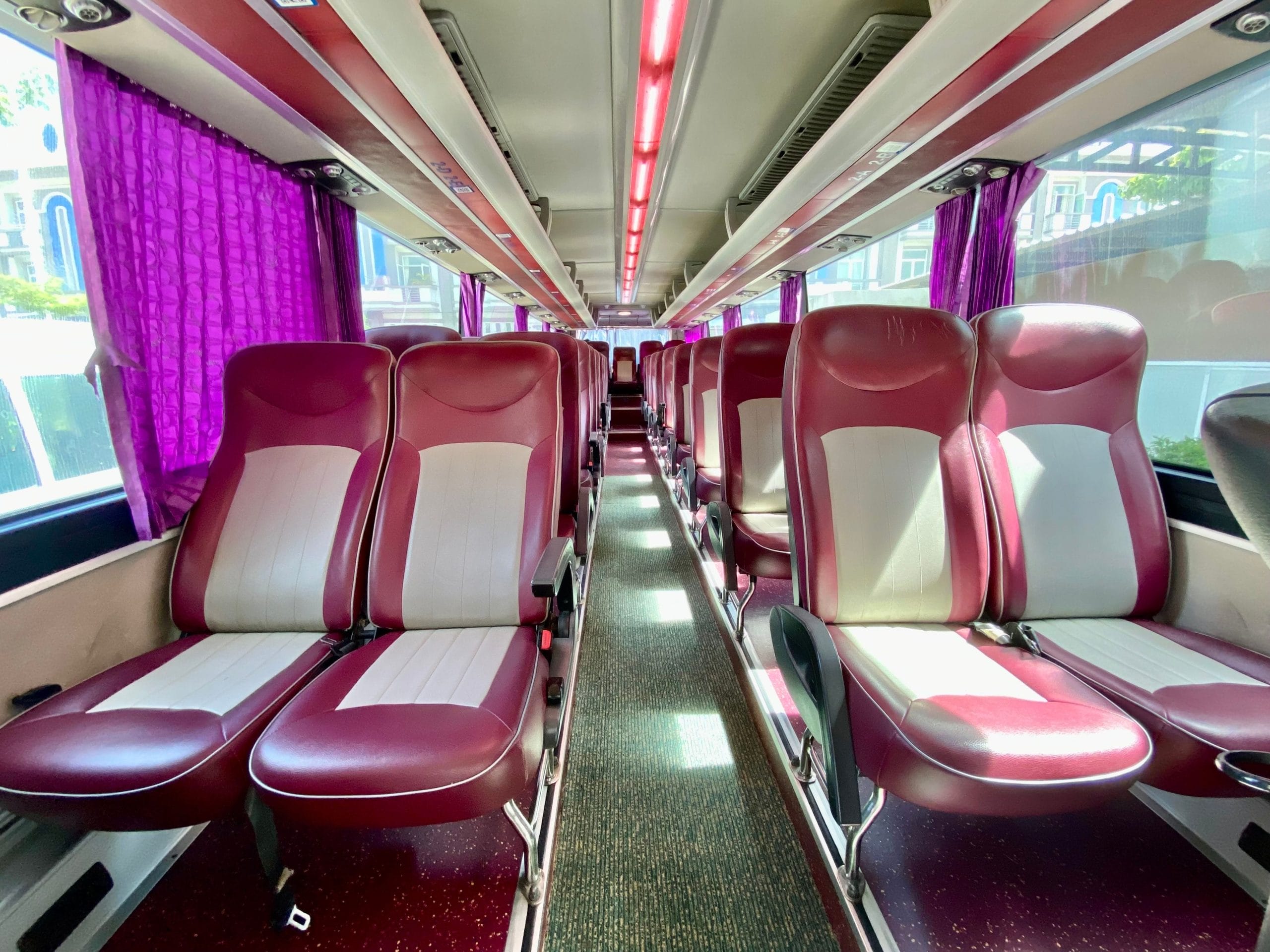 How many ways to travel from vietnam to cambodia Giant ibis bus - one of the most popular transportation between vietnam - cambodia
