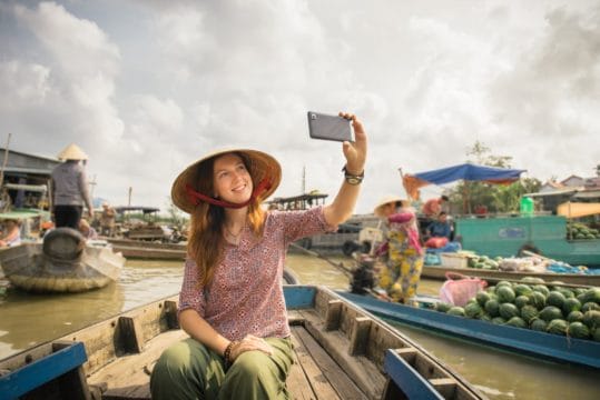 What are the top cultural experiences on a can tho to phnom penh cruise trip? Why-you-should-take-mekong-delta-cruise-tour-to-can-tho-and-cai-be