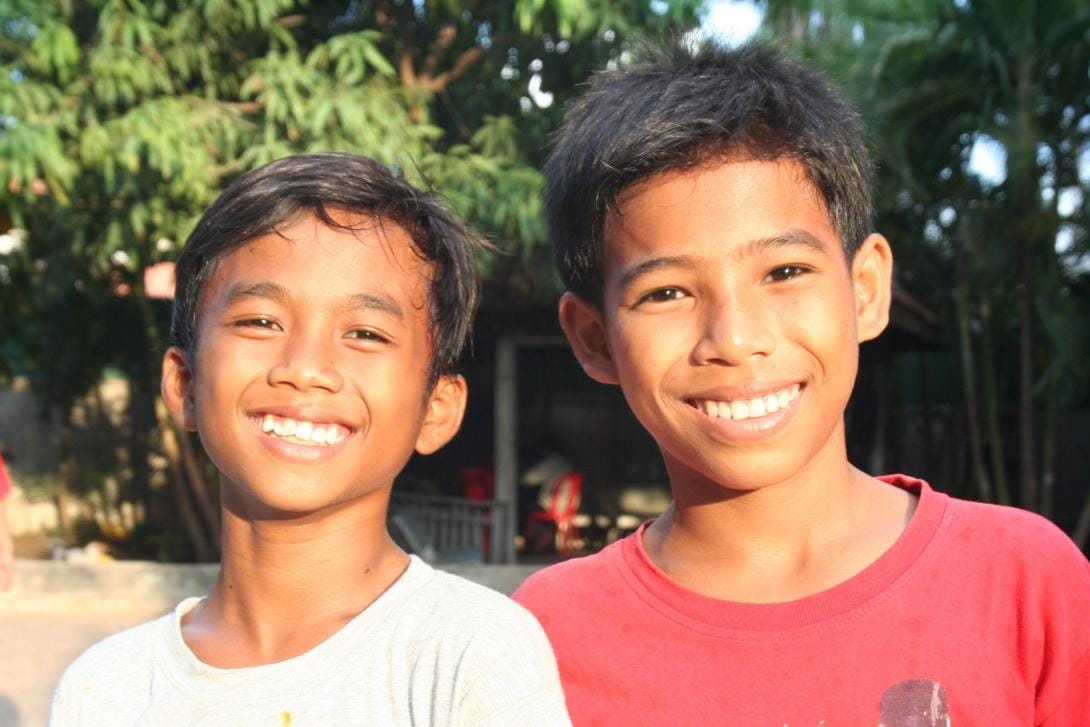 Top 10 best reasons to start your unforgettable journey to cambodia now! Cambodian kids smiling product 5e43b7586be8a. 1090 | top 10 best reasons to start your unforgettable journey to cambodia now!