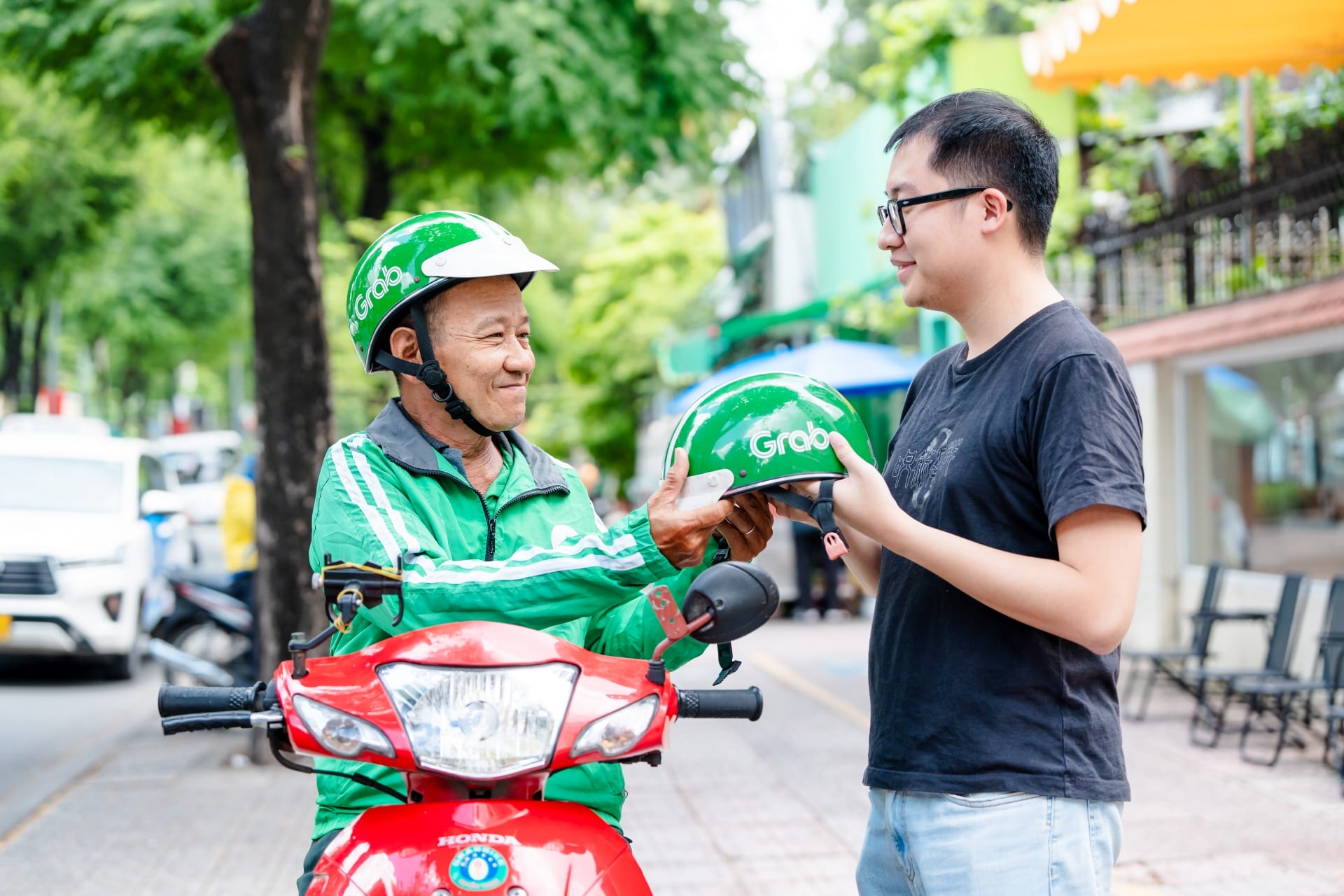 Vietnam travel guide: top 15 things you must know when travel with family Grab | vietnam travel guide: top 15 things you must know when travel with family