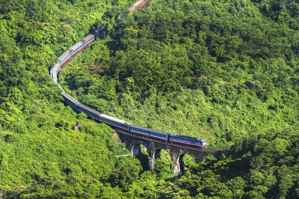 How to combine halong bay cruise with hanoi train travel Vietnam express train