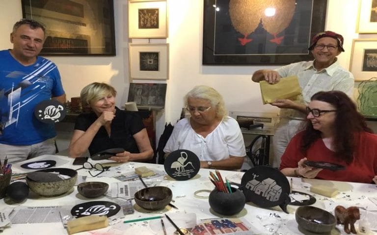 Ha thai lacquerware village half-day tour