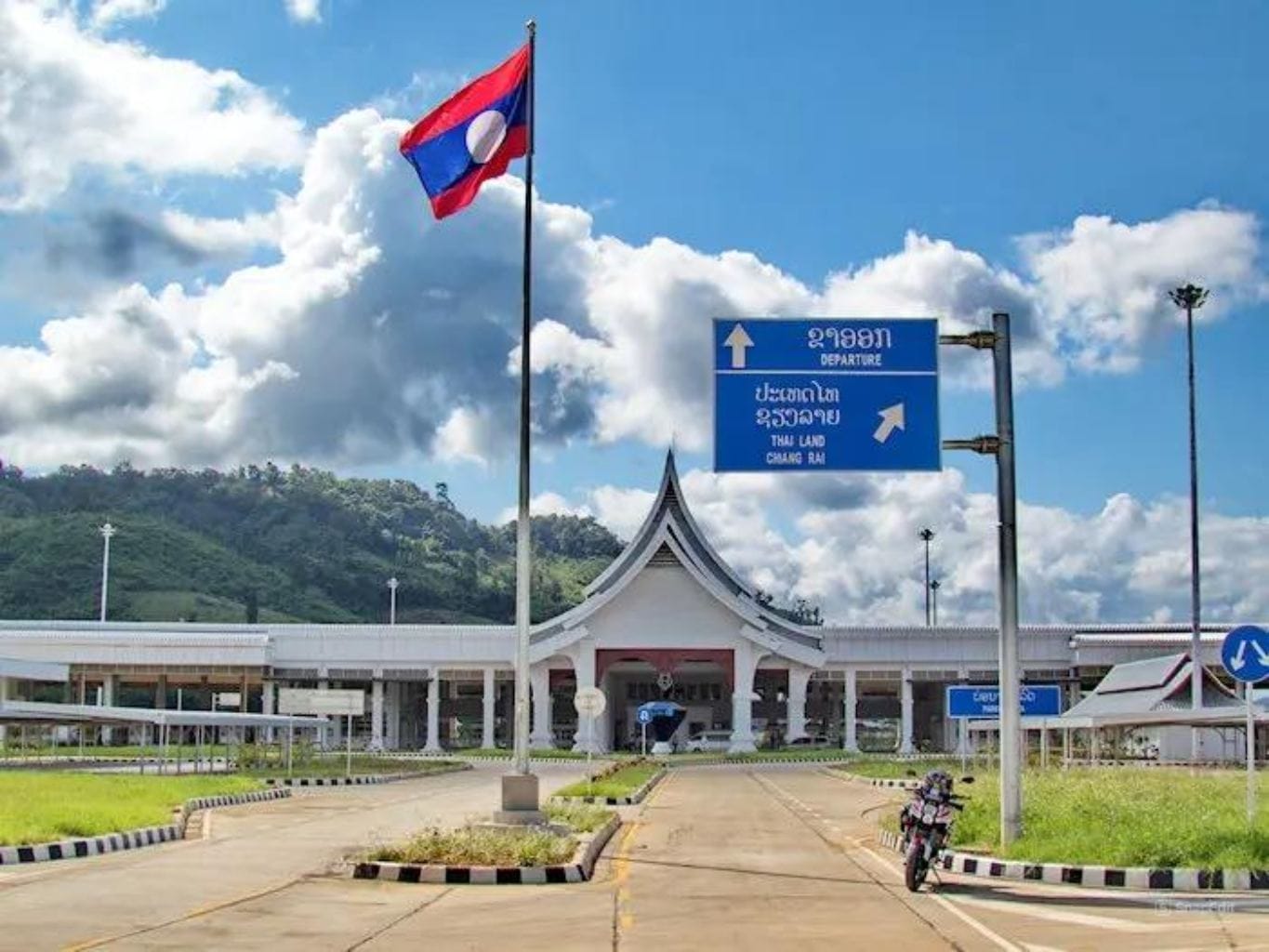 How to get to the border checkpoint between thailand & laos from chiang khong Chiang khong border checkpoint 1 | how to get to the border checkpoint between thailand & laos from chiang khong