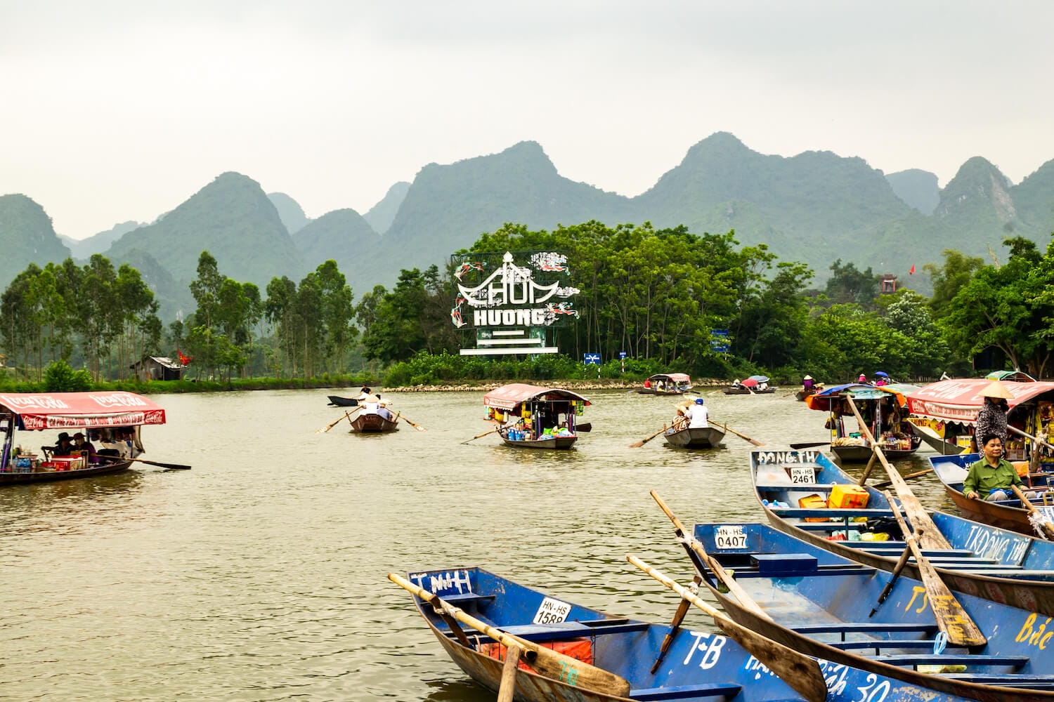 Perfume festival le hoi chua huong 2 | when should overseas vietnamese visit to experience vietnam’s markets and festivals?
