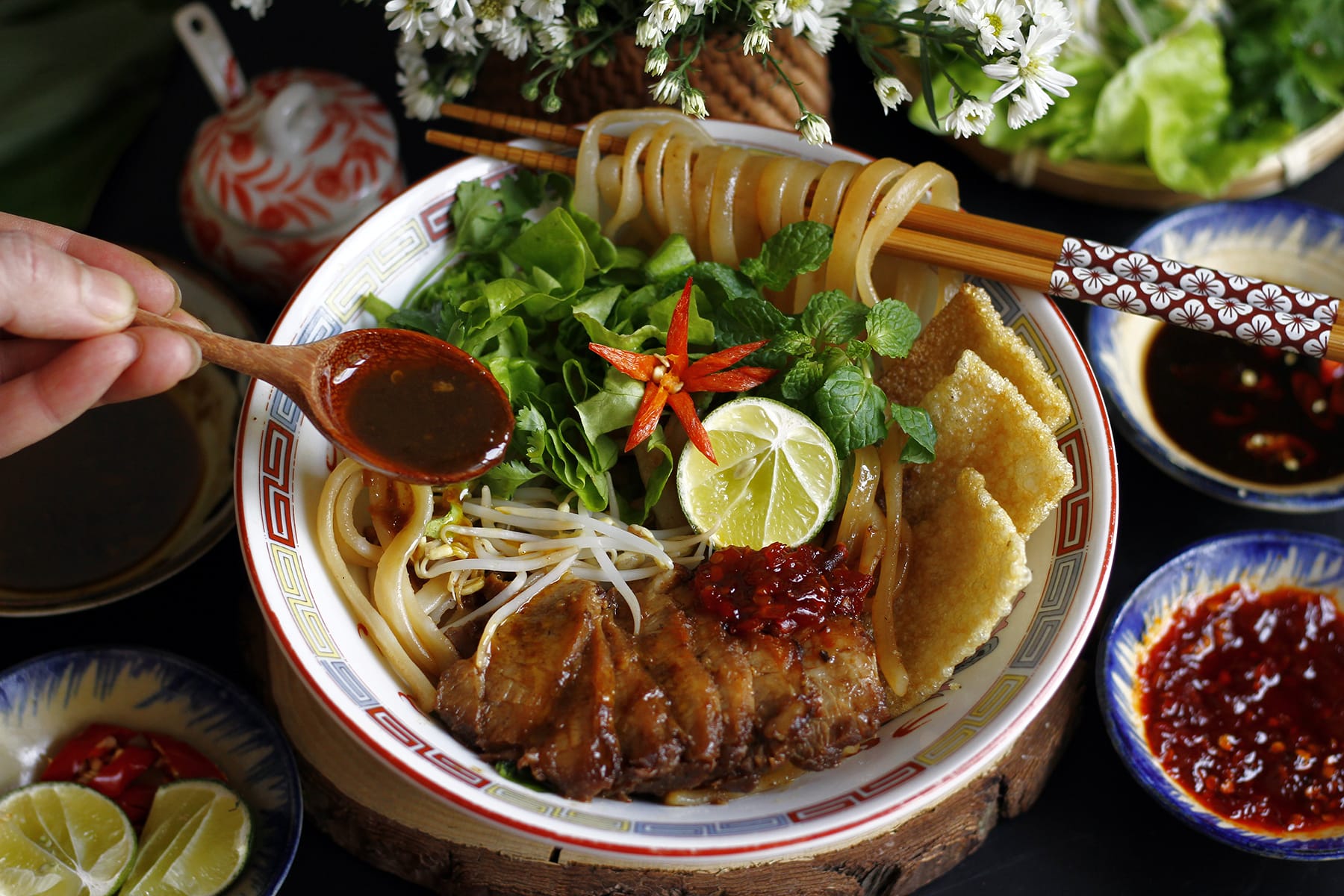 Top-10-local-street-foods-in-hoi-an-you-must-try Top-10-local-street-foods-in-hoi-an-you-must-try