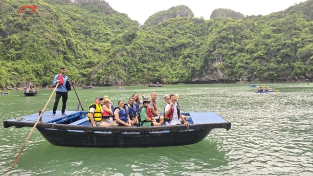 Top-recommended-travel-routes-in-vietnam-for-first-time-visitors