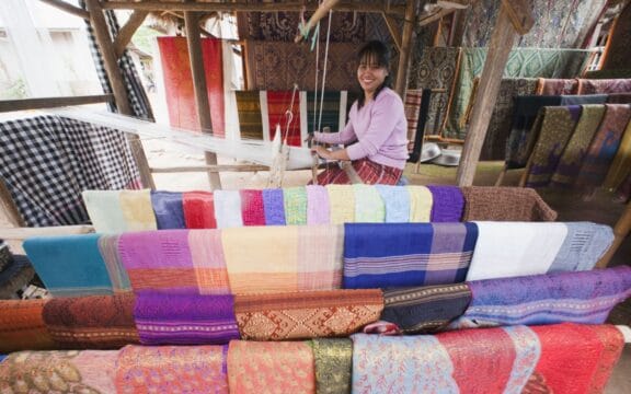 Who are the local artisans in laos? Discover traditional crafts & hands-on workshops Who-are-the-local-artisans-in-laos-discover-traditional-crafts-hands-on-workshops