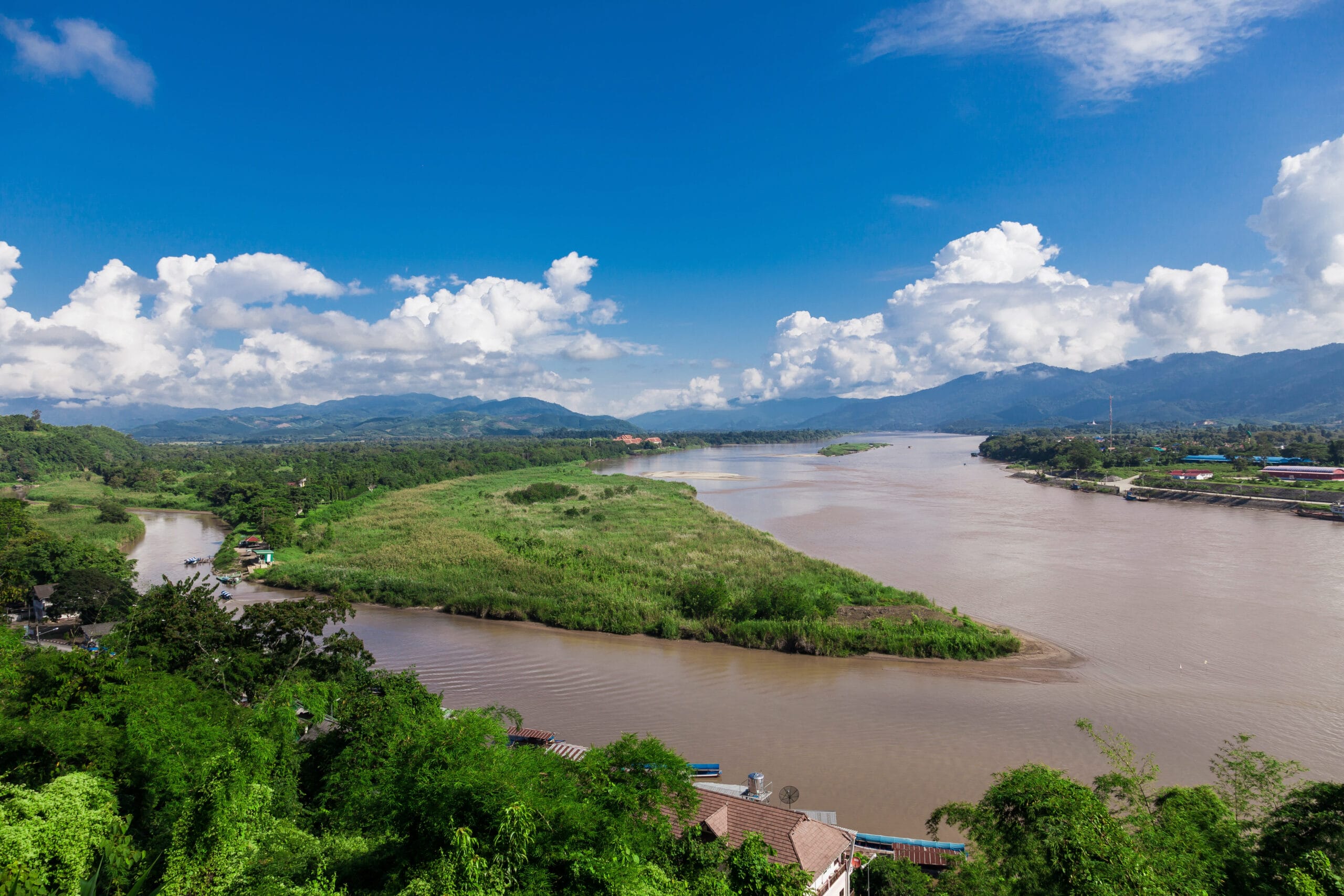 Why to choose shompoo cruise and what to see along the mekong river in laos Why to choose shompoo cruise and what to see along the mekong river in laos