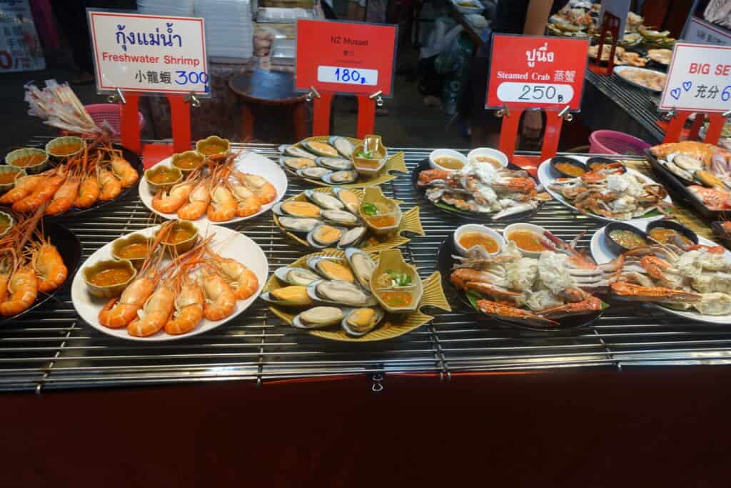 Sunday night walking street chiang mai | top 10 night markets in chiang mai for food and shopping lovers